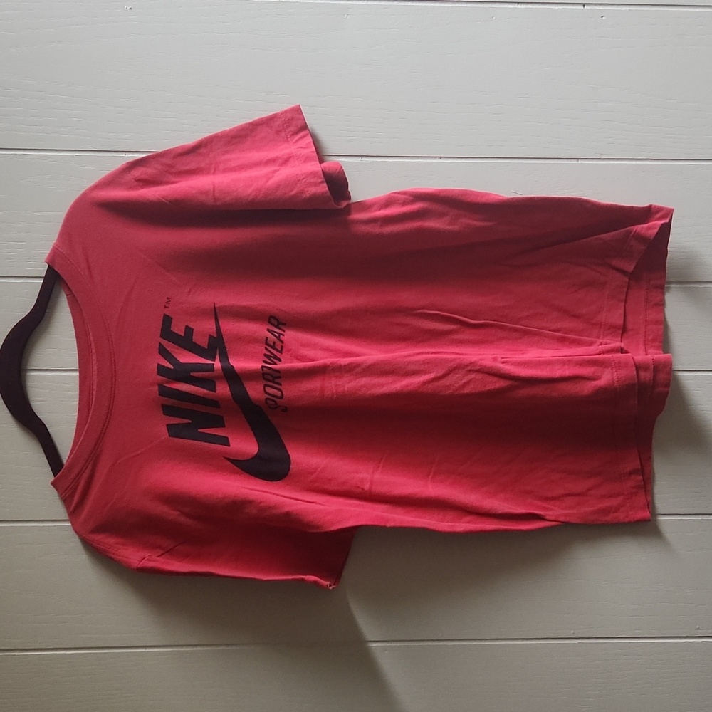 Nike Swoosh Tee